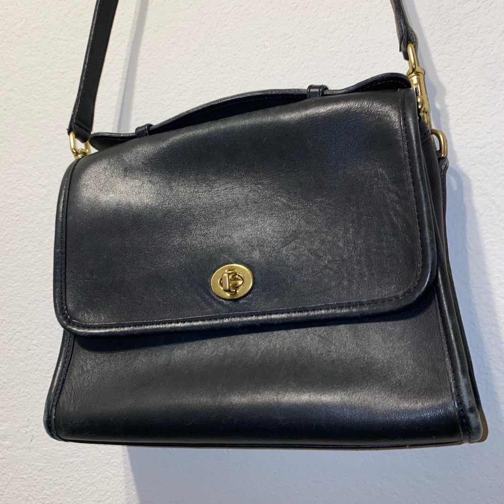 Vintage 90’s Coach Court Black Leather Bag Brass Closure Crossbody